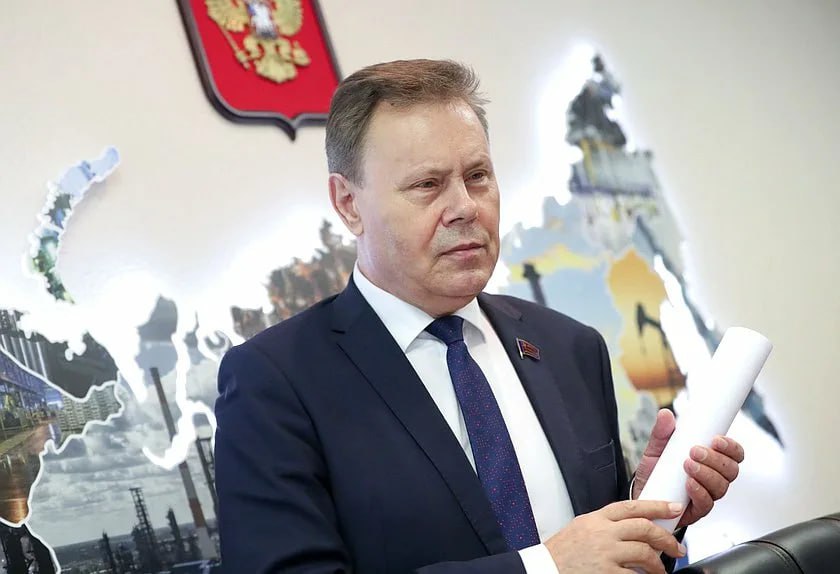 13 я зарплата в России   В России невозможно сделать выплату 13 й зарплаты обязательной из за финансового положения примерно 30 промышленных предприятий заявил депутат Государственной Думы Алексей Арефьев investing investing