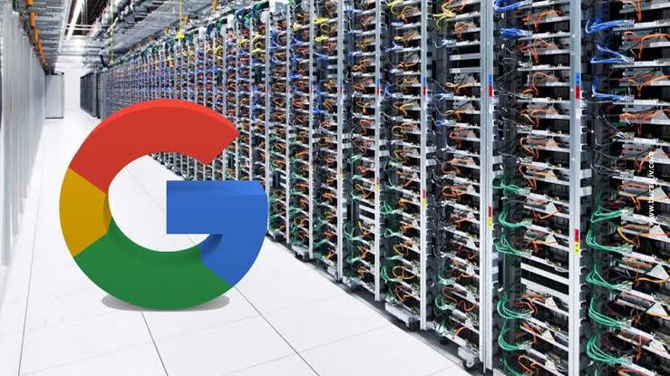 Google сообщила что заберет свои старые серверы у российских провайдеров Речь идёт об оборудовании которое использовалось в системе Google Global Cache GGC которая ускоряет доставку контента пользователям за счёт хранения данных на локальных серверах операторов На них кэшировались самые востребованные сервисы компании ролики YouTube карты обновления Android и браузера Chrome а также изображения из поиска Локальное хранение позволяло значительно ускорять загрузку Речь идет про оборудование с истекшей гарантией www iphones ru 1353069 новости iphonesru