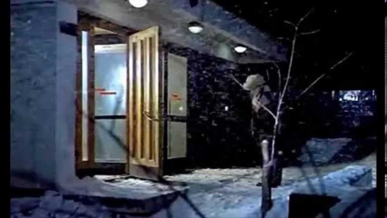 Открытые окна в подъезде или неплотно закрывающаяся входная дверь могут увеличить счета за отопление на 5 10 рассказал член комитета ГД по строительству и ЖКХ Александр Якубовский
