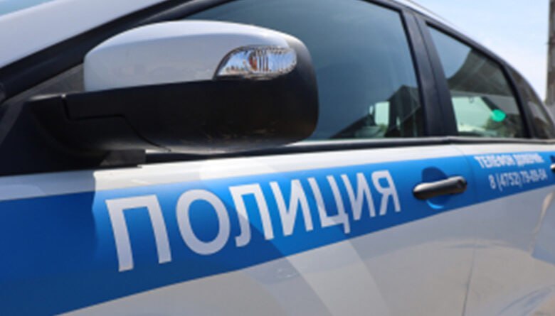 Владельцы недвижимости в Тамбовской области фиктивно прописали 30 человек Как сообщили в УМВД России по Тамбовской области, 53-летний хозяин дома на улице Южной в Тамбове за вознаграждение незаконно оформил одного иностранца. Такое же правонарушение совершил 21-летний квартиросъемщик в Котовске. По адресу своего проживания он незаконно оформил 5 иностранцев. А житель села Кулеватово Сосновского округа подал ложные документы на 12 граждан РФ. В селе Старокленское Первомайского округа 56-летняя хозяйка дома фиктивно зарегистрировала двух иностранных граждан. А 21-летний собственник жилья в поселке Дмитриевка Никифоровского округа оформил трех иностранцев и семь граждан РФ. УМВД России по Тамбовской области
