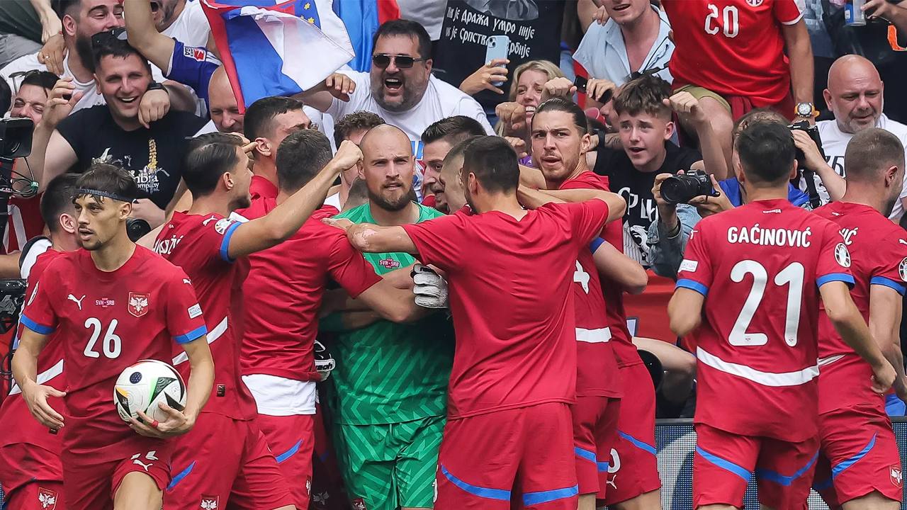 Футбольный союз Сербии ФСС утвердил новым главным тренером национальной сборной бывшего футболиста казанского Рубина Велько Пауновича serbia Все о Сербии