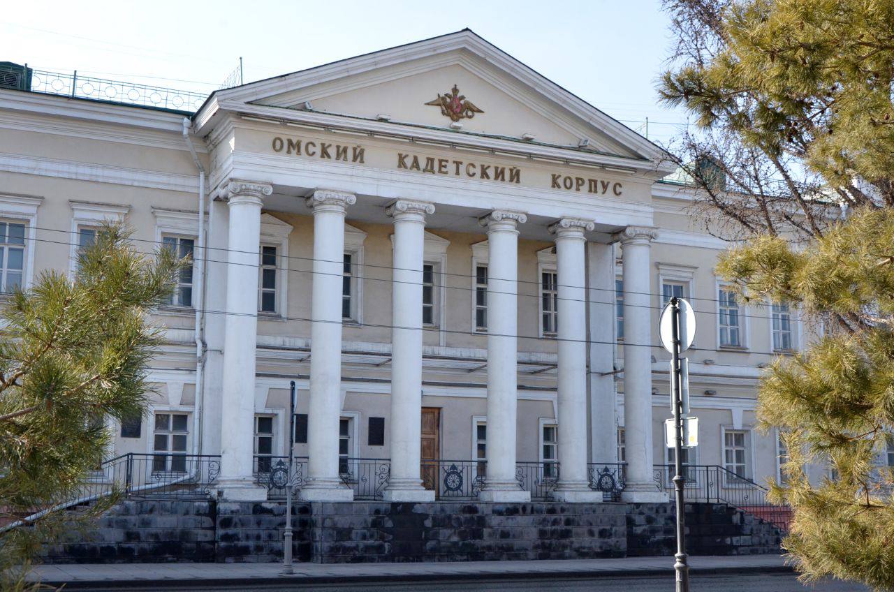 Эксперты завершили обследование зданий кроме помещения, в котором располагался тир бывшего Кадетского корпуса. По предварительной экспертной оценке помещения признаны годными к эксплуатации. Сейчас мы прорабатываем направления, связанные с использованием объектов имущественного комплекса зданий бывшего Кадетского корпуса. «Кадетка» сохранит свое образовательное назначение. Более того, уже начат ремонт здания, где ранее располагалась столовая. О назначении объекта, который там планируем создавать, объявим на полях ПМЭФ-2025 в середине июня.