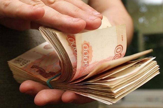 Прирост рынка рублевых сбережений в апреле увеличился в два раза По оценке ВТБ, общерыночный объем рублевых пассивов в апреле достиг 55,5 трлн рублей, прибавив за месяц 976 млрд + 1,8% . Это в два раза больше прироста за март. По прогнозам экспертов, в мае рублевый рынок сбережений увеличится еще на 587 млрд рублей. ↗ Прислать новость Подписаться