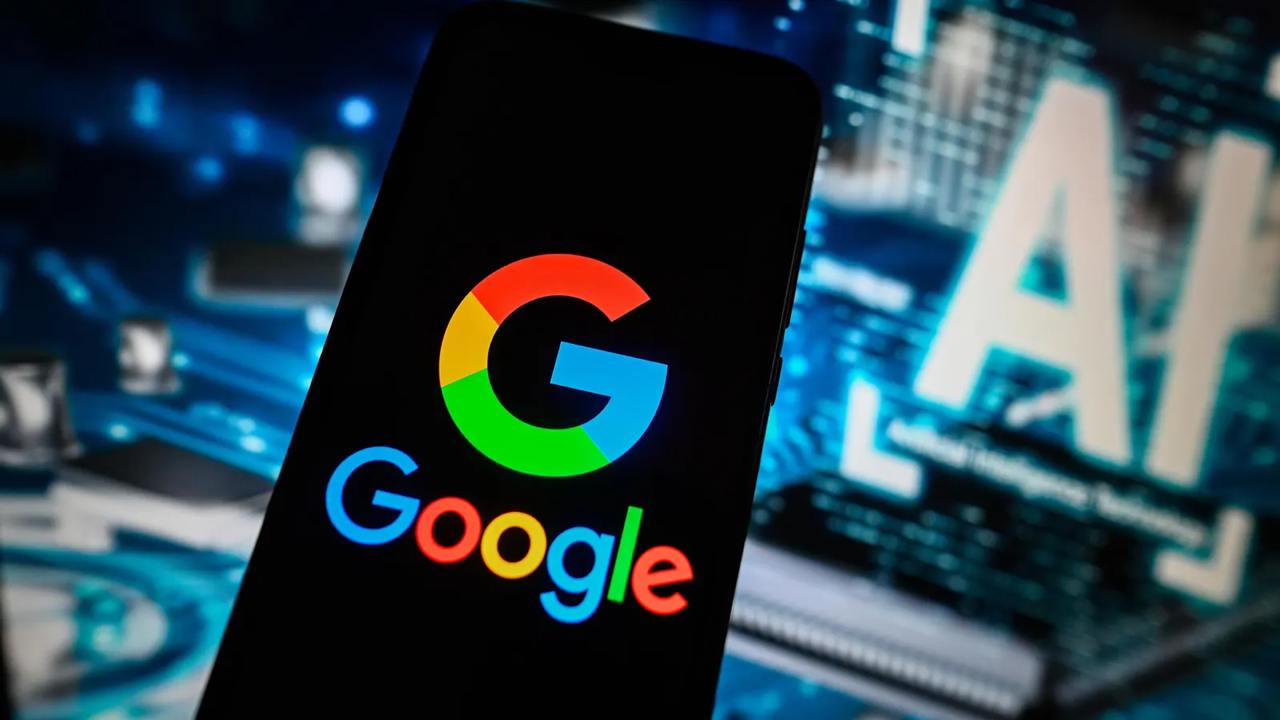 Больше 25% кода в приложениях Google пишет искусственный интеллект  Сундар Пичаи рассказал, что свыше четверти всего нового кода генерируется ИИ, а затем этот код проверяется и передаётся разработчикам