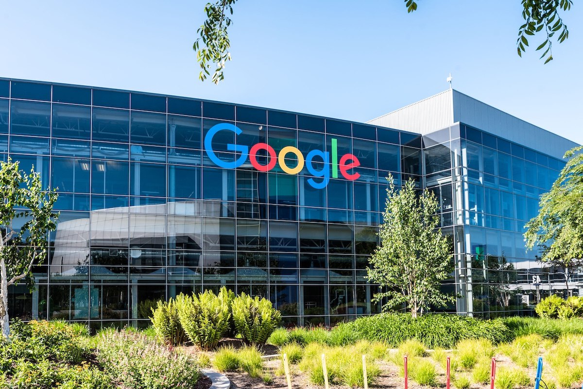 Google отчиталась за второй квартал 2025 года: выручка составила $96,43 млрд, чистая прибыль — $28,2 млрд. Показатели превзошли ожидания аналитиков Уолл-стрит vc.ru/money/2117696