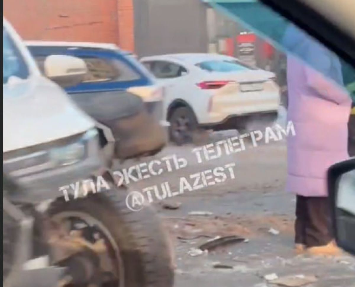 В Туле на улице Мосина произошло серьезное ДТП newstula ru fn 1787223 html В Туле на улице Мосина произошло серьезное ДТП с участием китайского внедорожника и такси Прислать новость Подписаться Мы в MAX