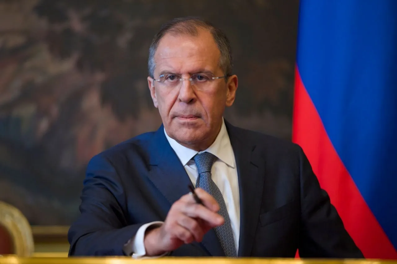 Лавров Россия благодарна Казахстану за позицию по Украине Россия признательна Казахстану за взвешенную позицию по украинскому конфликту Об этом заявил министр иностранных дел России Сергей Лавров на переговорах с казахстанским коллегой Ермеком Кошербаевым Мы затрагивали ситуацию на Украине и вокруг нее Мы признательны казахстанским партнерам за понимание ситуации взвешенный подход к оценке того что там происходит Знаем что эти оценки в том числе на уровне президента Казахстана Касым Жомарта Токаева регулярно излагаются на различных международных мероприятиях отметил Лавров Мы теперь и в МАХ Южная служба новостей