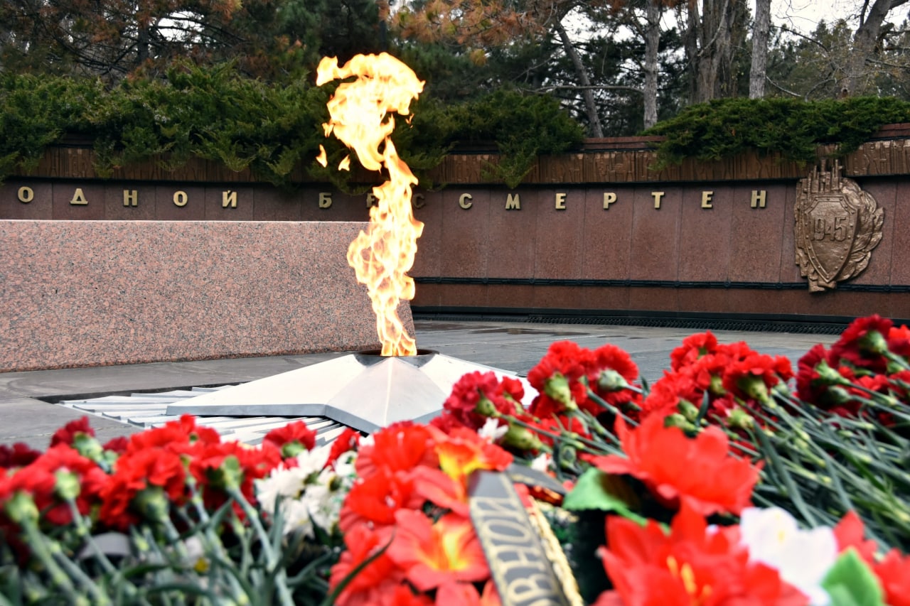 Вечный огонь погасят в Симферополе на сутки. С 20 по 21 июня пройдет профилактика газового оборудования в парке Гагарина, рассказали в администрации города.