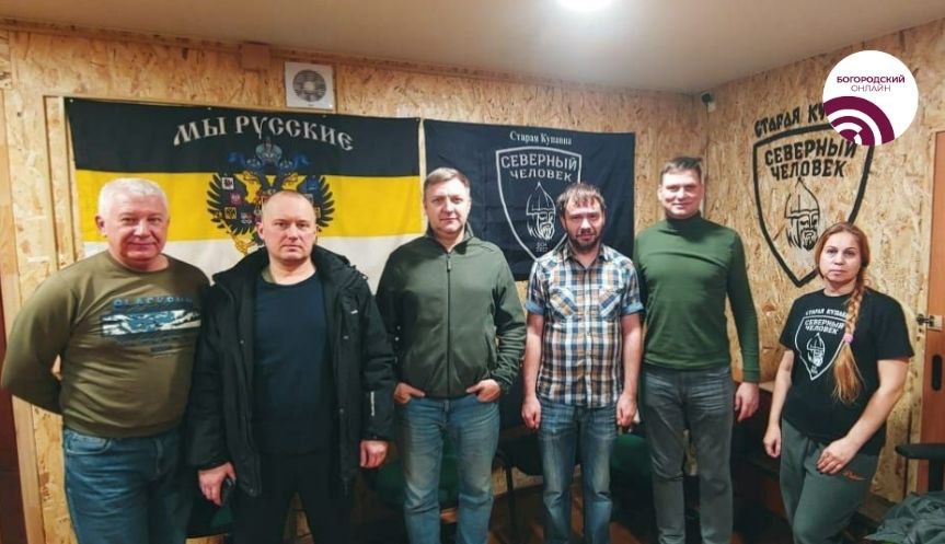 В Старой Купавне рассказали как нейросети помогают в повседневной жизни Отделение Северный человек организовало для жителей лекцию Нейросети и искусственный интеллект в нашей жизни Обсудили как устроены современные ИИ модели как они обучаются и где применяются каждый день от бытовых задач до профессиональных сфер Спикеры простыми словами объяснили базовые принципы работы нейросетей и развеяли распространённые мифы Подписаться ТГ ВК МАХ Прислать новость Богородскийокруг Ногинск Стараякупавна Электроугли Обухово