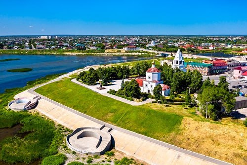 РЖД запустили пивной тур «Жигулевские выходные» 23 мая из Москвы отправляется поезд по направлениям Москва – Сызрань – Тольятти – Самара – Москва. В программе мероприятия: дегустация местных деликатесов, пирогов с бурбоном, а также посещение достопримечательностей. Цена за 1 взрослый билет стартует от 30 тысяч рублей Легендарная Москва