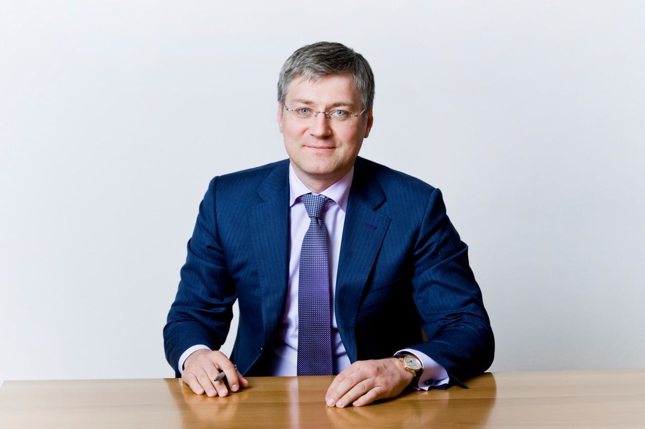 Временно исполняющим обязанности полномочного представителя Правительства в Конституционном и Верховном судах назначен Павел Степанов Этот пост он будет совмещать с занимаемой должностью директора департамента сопровождения законопроектной деятельности и нормативно правового регулирования Правительства Подписаться на Правительство России в MAX