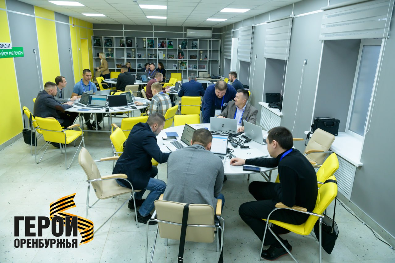 Герои Оренбуржья Дан старт второму очному модулю обучения финалистов программы Герои Оренбуржья   Финалисты региональной кадровой программы Герои Оренбуржья приступили ко второму этапу очного обучения Участникам СВО предстоит освоить курсы по экономике и финансам в сфере государственного и муниципального управления В рамках модуля запланированы выездные стажировки в Центр поддержки предпринимательства и особую экономическую зону знакомство с промышленными предприятиями Оренбуржья ГероиОренбуржья Герои Оренбуржья подробнее на канале Герои Оренбуржья