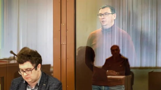 Бывший воронежский ректор Колодяжный снова попросил выпустить его из колонии Вчера, 21 июля, в Центральный райсуд Воронежа поступило ходатайство бывшего ректора местного государственного технического университета и экс-депутата облдумы 47-летнего Сергея Колодяжного о замене наказания в виде лишения свободы принудительными работами. Согласно картотеке дел, его будет рассматривать судья Лариса Морхова, дата заседания пока не назначена. Фото: Олег Харсеев/Коммерсантъ Подписывайтесь на «Ъ-Черноземье»