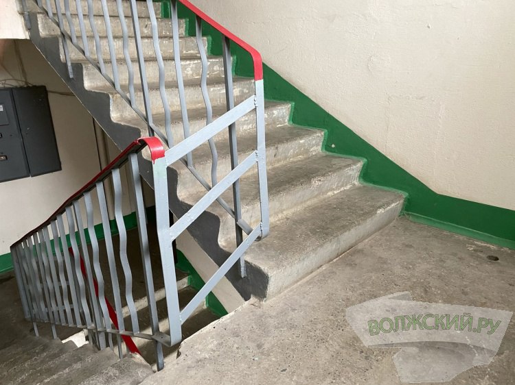 В Волгоградской области коммунальные нарушения обошлись УК в 40 миллионов рублей В Волгоградской области с начала года инспекция госжилнадзора вынесла 341 постановление в отношении предприятий ЖКХ Как рассказали Волжский ру в региональной администрации за нарушение обязательных требований жилищного законодательства управляющие компании ТСЖ и ресурсоснабжающие организации были оштрафованы на общую сумму в 40 миллионов рублей Самые частые нарушения несоблюдение лицензионных требований по управлению многоквартирными домами требований правил содержания и ремонта жилых домов и помещений несоблюдение нормативного уровня или режима обеспечения населения коммунальными услугами Подробнее на Волжский ру   www volzsky ru index php wx 16 wx2 81705 ВолжскийРу волжский vlz