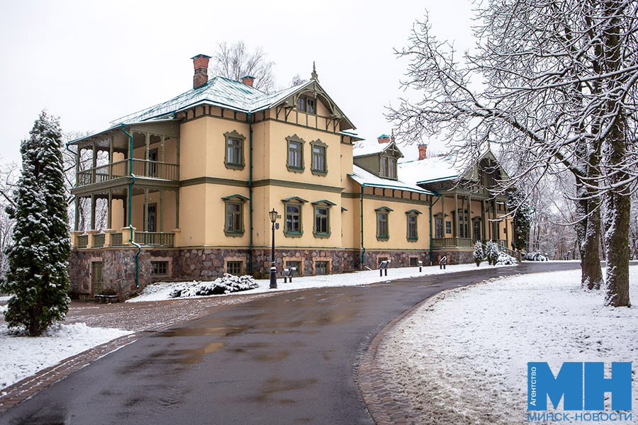 Музей Лошицкая усадьба подготовил экскурсии с музыкальной игрой для посетителей Гости узнают историю усадьбы и ее владельцев познакомятся с культурой визитов и правилами этикета XIX века раскроют тайну лиры и мандолины и др Музыкальная часть экскурсии закружит посетителей в вальсе Также будет возможность сочинить танцевальную мелодию и исполнить ее на ударных инструментах Экскурсии пройдут 11 января в 13 30 18 и 25 января в 13 30 и 15 00 Записаться можно по тел 375 17 396 18 86 Минск Новости MINSKNEWS BY Telegram Viber FB VK Inst TikTok YouTube