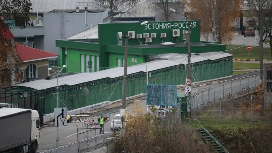 В Эстонии снова заговорили о полном закрытии границы с Россией Партия Isamaa внесла повторно в парламент законопроект который уже отклоняли весной тогда его поддержали лишь 14 депутатов из более чем ста   Глава фракции Хелир Валдор Сеэдер объяснил меру провокационно агрессивными действиями против Эстонии и упомянул как угрозы сообщения о залётах БПЛА в Польшу совместные учения России и Беларуси Запад 2025   Теперь слово за парламентом Если проект всё же одобрят граница будет закрыта полностью по аналогии с финской которая не работает с ноября 2023 года uletet 1