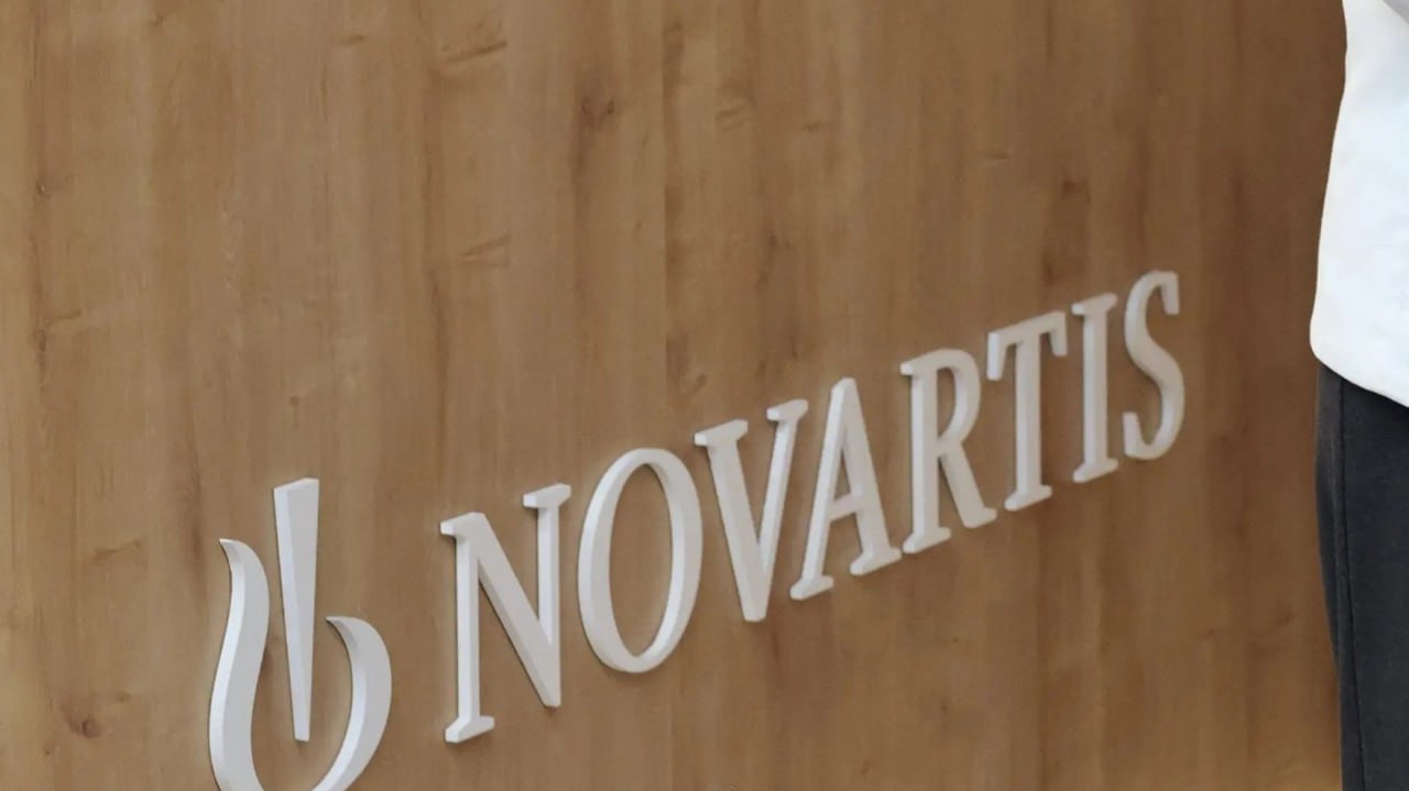 Novartis приобретает биотехнологическую компанию Avidity Biosciences за 12 млрд долл получая права на три препарата для лечения нервно мышечных заболеваний и инновационную технологию доставки РНК терапий в мышечную ткань Сделка стала второй крупнейшей в фармотрасли за этот год Фармвестник Производство