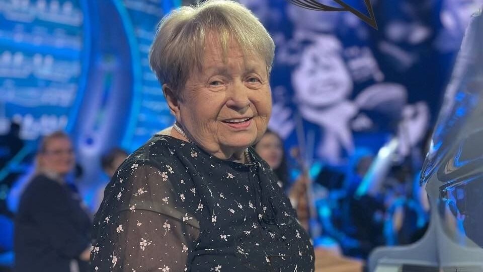 Макаревич  раскритиковал творчество легендарной волгоградки Александры Пахмутовой  Солист группы «Машина Времени» Андрей Макаревич  заявил, что поздние песни композитора Александры Пахмутовой звучали слабо. По его словам, ранние работы были сильнее, а попытки писать «современно» для групп он назвал неудачными.  Высказывание вызвало возмущение у россиян. Руководитель проекта по безопасности и борьбе с коррупцией Виталий Бородин назвал творчество Макаревича  бездарным. Он также предложил лишить музыканта гражданства и закрыть ему въезд в Россию.   Андрей Макаревич признан Минюстом РФ иностранным агентом           Подписаться