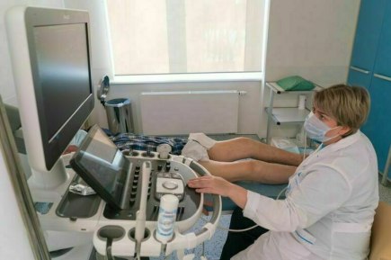 Оценка действий Росфинмониторинга  Росфинмониторинг внес изменения в свой реестр, признав террористической деятельностью действия лица, совершившего нападение на ребенка, который носил шапку с буквой Z. Этот инцидент привлек широкое внимание общественности.    Это решение подчеркивает важность борьбы с экстремизмом и терроризмом, направленных на обеспечение безопасности граждан.     Напряженное социально-политическое окружение в стране требует четкого реагирования на подобные преступления.