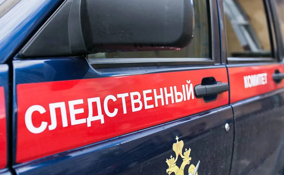 Девочка насмерть отравилась в детском лагере под Абазой   26 июня 10-летняя школьница, пребывающая в одном из оздоровительных лагерей республики, пожаловалась на плохое самочувствие, тошноту и повышенную температуру. Девочку экстренно госпитализировали в больницу с предварительным диагнозом – отравление неустановленным веществом.   1 июля состояние ребенка резко ухудшилось. Несмотря на проведенные реанимационные мероприятия спасти девочку не удалось, она скончалась в больнице.  По уголовному делу назначена судебно-медицинская экспертиза для установления причины смерти ребенка. В настоящее время проводятся необходимые следственные действия, направленные на установление всех обстоятельств произошедшего. В рамках расследования будет дана правовая оценка качества оказания услуг в оздоровительном учреждении, сообщает Следком.     Вести. Хакасия   Подписаться