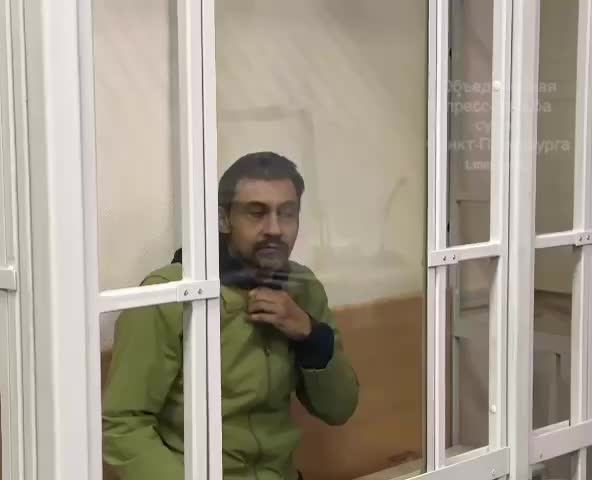 Суд назначил психиатрическое лечение мужчине, напавшему с ножом в супермаркете Петербурга