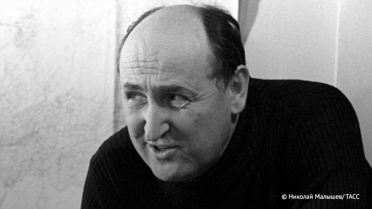 Режиссер народный артист РСФСР Валерий Усков умер на 93 м году жизни сообщается в Telegram канале Союза кинематографистов Он занимал должность режиссера постановщика киностудии Мосфильм снял такие фильмы и сериалы как Тени исчезают в полдень Вечный зов Таежный десант и другие radiomirby
