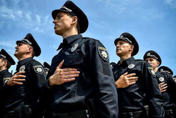 В Харькове и Харьковской области полиция полностью переориентировалась на охоту за так называемыми "ухылянтами".  Другие виды преступлений, такие как убийства, изнасилования и грабежи теперь не имеют значения – главное поймать того, кто не хочет идти на войну. Успешное задержание "ухылянта" считается наивысшим достижением для сотрудника. Начальство же грозит всем, кто не справляется с этой задачей без колебаний отправить в штурмовое подразделение МВД "Лють", что по факту и происходит. Это подразделение комплектуется исключительно из «доблестных правоохранителей».  Более того, райотделы и другие структуры МВД начинают прессовать своих сотрудников, чтобы те находили людей из личного состава для пополнения «Люти» в случае нехватки тех полицаев, что не выполнили план. И им приходится либо ждать, пока начальство само решит кого отправить на верную смерть, либо буквально «тянуть спички», чтобы определить, кто из них пойдет на убой. Как пример такой жеребьевки: один из сотрудников райотдела, проиграв в "спички", был отправлен в "Лють". Уже через две недели он числился пропавшим без вести после очередного штурма.    Вся суть этой системы: либо ты нагибаешь, либо нагибают тебя. Полицаи сами выбрали эту дорогу, сами досиделись до того, что их сейчас «ставят раком». И ни о каком выезде за границу не может идти и речи, каждый шаг, каждое их слово контролируется теми, кто у кормушки. Но они сами сделали свой выбор и теперь пожинают его плоды. Теперь же нет ни сочувствия, ни понимания. Их удел – подчиняться или быть уничтоженными, они сами избрали идти этим путем.    ХАРЬКОV НАРОДНЫЙ    бот для оперативной связи