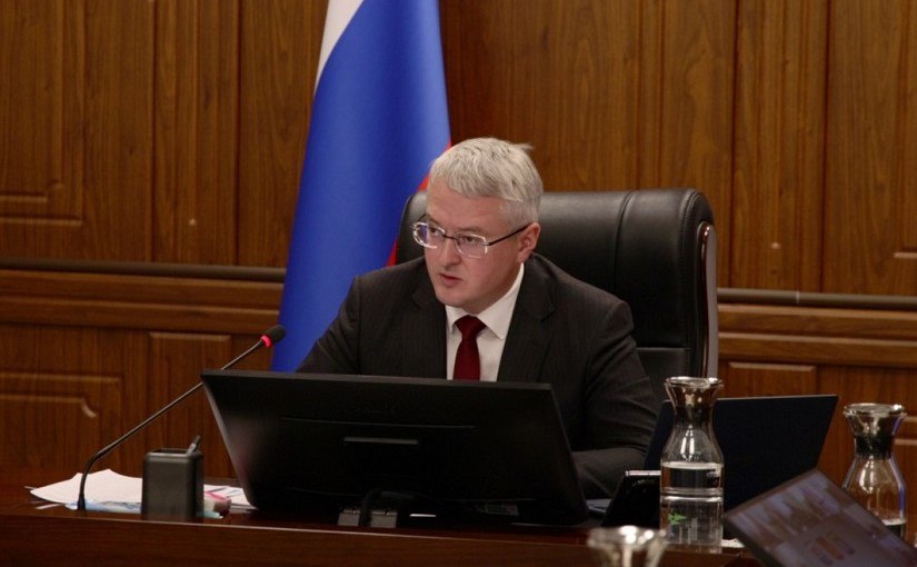 Губернатор Камчатки уволил в прямом эфире главного по мусору Регоператор провалил работу Владимир Солодов принял решение об увольнении генерального директора регионального оператора АО Спецтранс Сергея Воробьева Об этом губернатор сообщил в прямом эфире во ВКонтакте Подробности по ссылке   kamtime ru article aabe12e3 d5c2 4258 9920 f56d2d55ea77