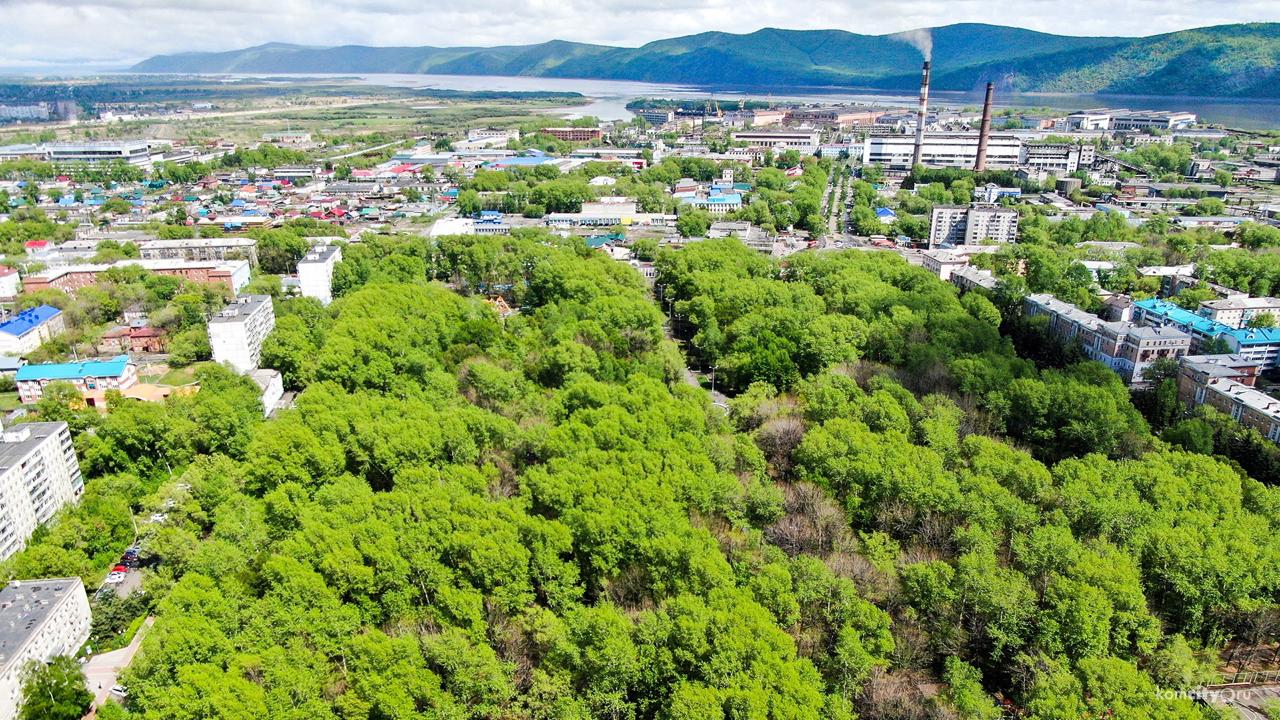 За федеральные деньги на благоустройство будет бороться парк Судостроителей В Комсомольске подвели итоги опроса по поводу участия города во Всероссийском конкурсе лучших проектов благоустройства общественных пространств Комсомольчанам предложили проголосовать за парк Судостроителей или предложить свой вариант За две недели участие в опросе приняли 18 тысяч человек и больше 16 тысяч голосов набрал парк Судостроителей так что он и вошёл в заявку от города на участие в конкурсе Впереди конкурс Если город победит то получит 300 млн на преображение парка Komcity в Телеграм и Max