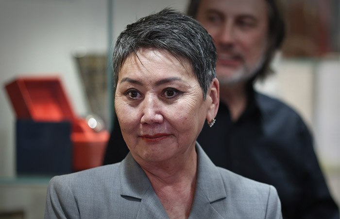 Гендиректором МХАТ им Горького назначена Елена Булукова С мая 2021 года она занимала должность директора Государственного академического Центрального театра кукол имени С В Образцова МХАТ им Горького возглавлял Владимир Кехман который был назначен на пост генерального директора театра с октября 2021 года Ранее в СМИ появилась информация о том что Кехман снят с должности генерального директора МХАТ им Горького Официально в Минкультуры РФ данную информацию не подтверждали Фото Михаил Терещенко ТАСС interfaxonline