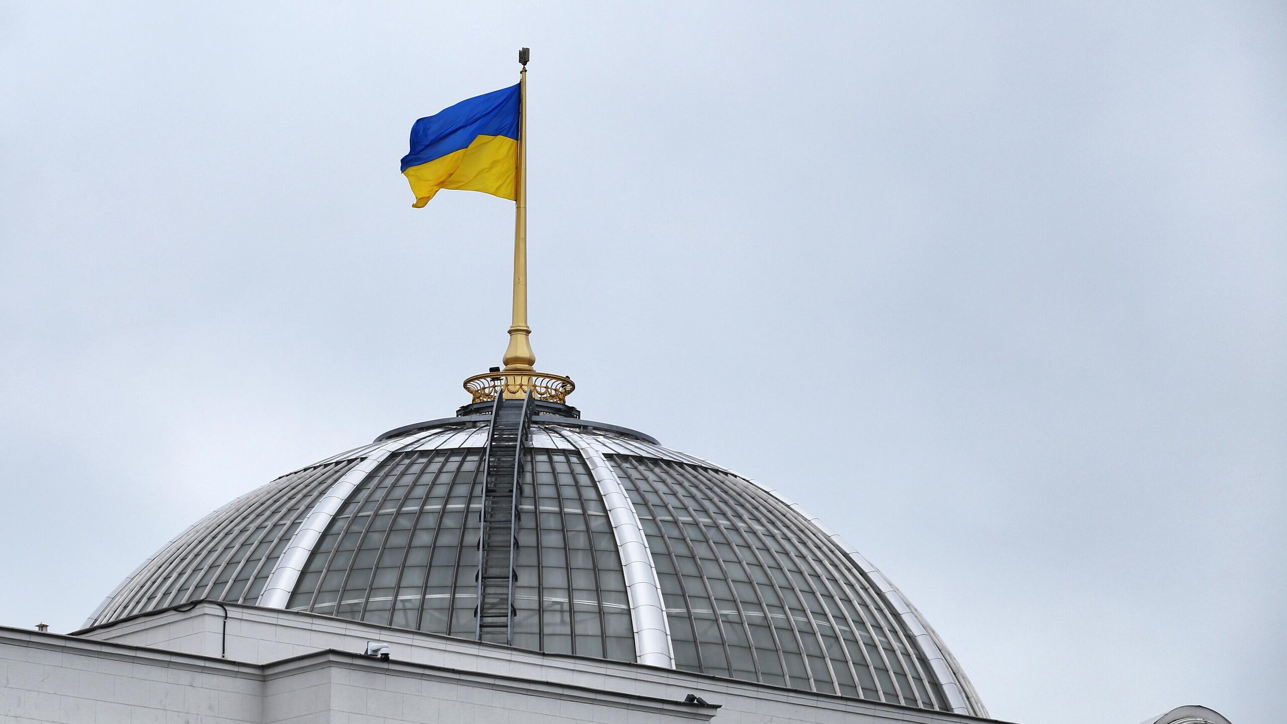 Избрание Владимира Зеленского в 2019 году президентом Украины стало трагедией для страны, заявил депутат Верховной рады Артем Дмитрук в Telegram-канале.