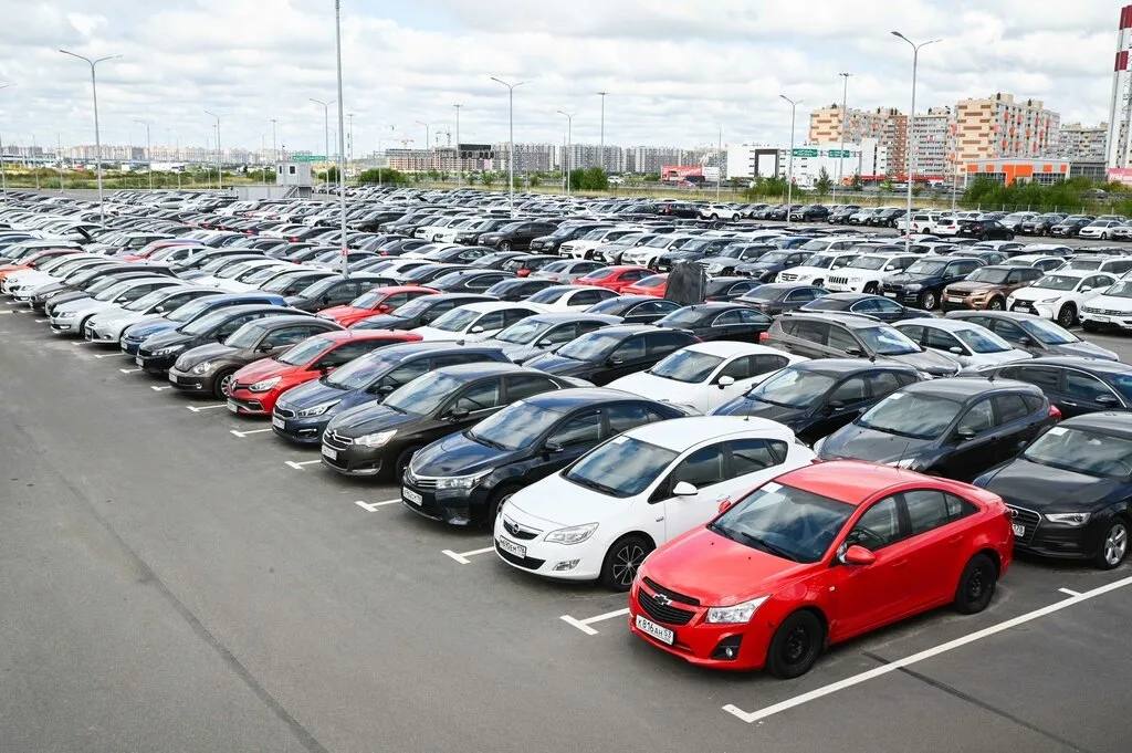 Средняя стоимость авто с пробегом в Воронежской области выросла до 1,41 млн рублей Несмотря на общий рост, цены на ряд популярных моделей машин снизились. Подержанные Renault Logan теперь стоят 719 тыс. рублей, на 10,5% ниже мартовских значений. На втором месте – Daewoo Nexia, она подешевела до 239 тысяч. Подписаться Прислать новость