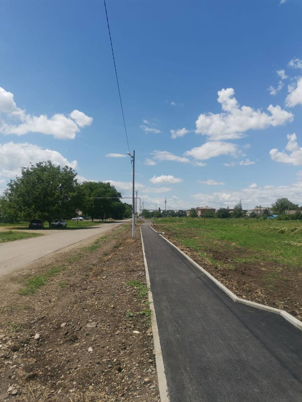 Прокуратура Курганинского района провела проверку исполнения законодательства о безопасности дорожного движения в деятельности администраций Петропавловского сельского поселения района. Установлено, что органом местного самоуправления длительное время не принимается мер к содержанию автомобильных дорог местного значения, что приводит к увеличению аварийности и может повлечь причинения вреда здоровью участникам дорожного движения. Указанные факты явились основанием для обращения прокуратуры в суд с исковым заявлением об обязании администрацию Петропавловского устранить допущенные нарушения. Исковое заявление прокурора района рассмотрено и удовлетворено. В настоящее время во исполнение решения суда органом местного самоуправления нарушения законодательства о безопасности дорожного движения устранены в полном объеме. ГЛАВНЫЕ НОВОСТИ