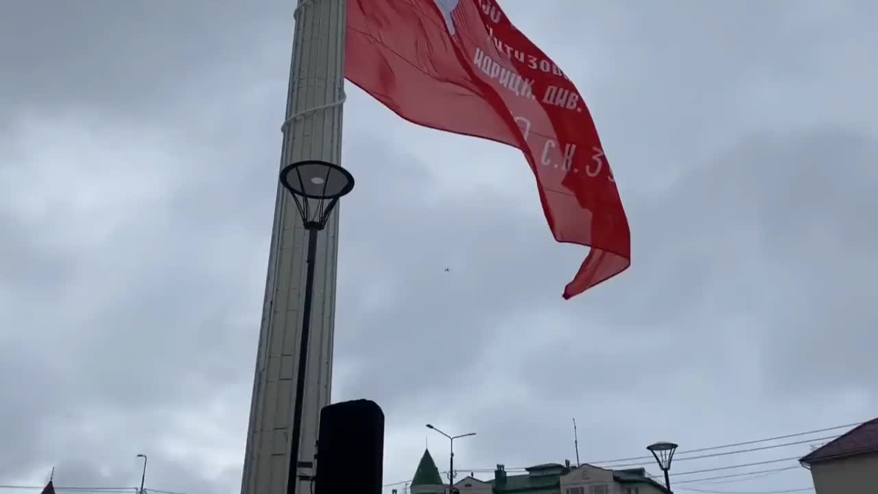 Торжественное поднятие Знамени Победы в Салехарде и других городах Ямала