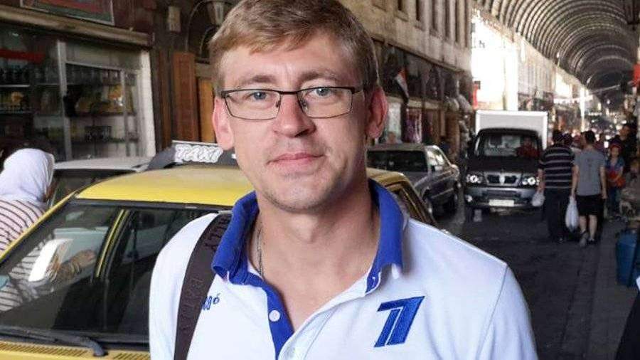 Военкор Алексей Кручинин занял пост замгубернатора по информационной политике Сахалинской области Об этом сообщил губернатор в своём Telegram канале Поясняется что Кручинин работал на Первом канале неоднократно выезжал в зону СВО награжден медалью благодарностями Президента и Правительства РФ Ожидается что Алексей усилит правительственную команду К своим обязанностям он приступает с сегодняшнего дня 29 января Кручинин заменяет пост Сергея Гребенюка Сам же Гребенюк переходит в аппарат губернатора и правительства Сахалинской области Он продолжит работу в сфере государственной информационной политики и реализации специальных проектов Эхо Сахалина По сути о событиях на островах