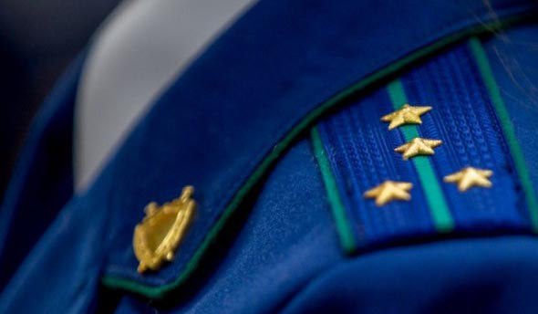 Утверждено обвинительное заключение по уголовному делу о пожаре в Сосновке  Мужчина, из-за халатности которого пострадали соседи, вину не признал  В прокуратуре утвердили обвинительное заключение по уголовному делу о пожаре в селе Сосновка Елизовского района. Вину за произошедшее в октябре 2024 года возложили на 41-летнего ранее судимого жильца сгоревшей многоэтажки. Ему вменяется уничтожение и повреждение чужого имущества, совершенное путем неосторожного обращения с иными источниками повышенной опасности, в крупном размере  статья 168 УК РФ . Подробности по ссылке: