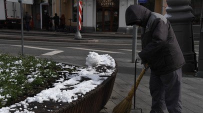 Метеоролог Ильин спрогнозировал небольшой снег в столичном регионе на следующей неделе   Метеоролог Александр Ильин заявил, что погода в столичном регионе остаётся неустойчивой, а на следующей неделе местами возможен небольшой снег.  Читать далее