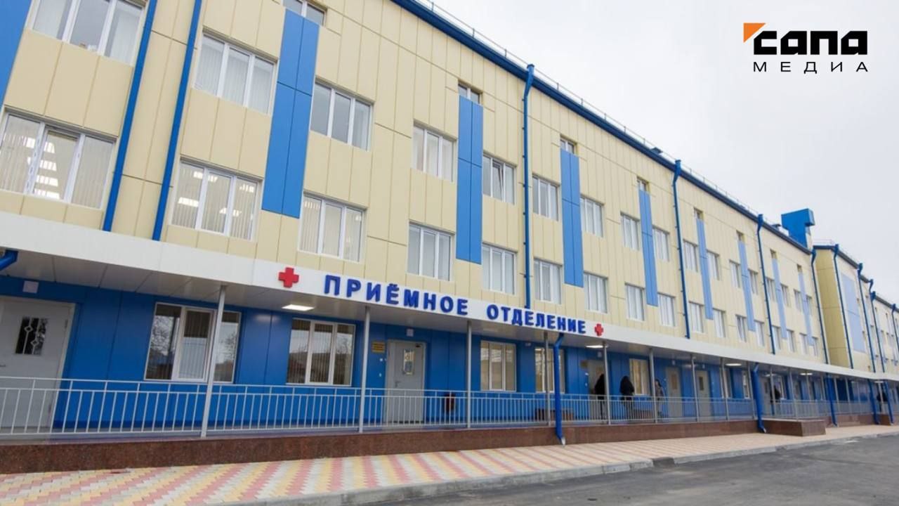 Психбольница и РДКБ включены в перечень объектов для капитального ремонта   Капитальный ремонт планируется провести в общей сложности в 44 медицинских учреждениях Северной Осетии. 18 объектов первичного звена — амбулатории, поликлиники и т. п. — уже включены в национальный проект «Продолжительная и активная жизнь» и в федеральный проект «Модернизация первичного звена». В программу также внесут покупку более 200 единиц медоборудования и 22 автомобилей.   Также совместно с Министерством строительства Минздрав разрабатывает проект нового онкоцентра вместо уже существующего онкодиспансера.  Проект реконструкции последнего уже несколько лет не получается согласовать на федеральном уровне.     «Сейчас принимается решение, что нам выгоднее — строительство онкоцентра или реконструкция. Будем прорабатывать этот вопрос и согласовывать с федеральным центром», — рассказал министр здравоохранения Сослан Тебиев.    Подписывайся на «Сапа 15»