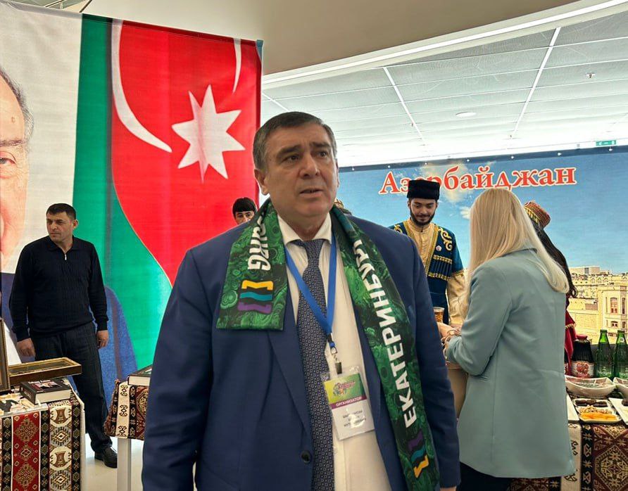 Лидер азербайджанской диаспоры Урала задержан в Екатеринбурге   Задержание председателя национально-культурной организации «Азербайджан-Урал» Шахина Шыхлински подтвердил   его сын, адвокат Мутвалы Шыхлински.   Задержание произошло возле ТЦ «Baku plaza» в Пионерском микрорайоне.  Мутвалы также задерживали, но затем отпустили, сказал он  .  Телеграм-канал   Поддержать Подписаться Прислать новость 18+