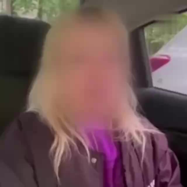 В Санкт-Петербурге задержана блогерша за неуместное использование паспорта