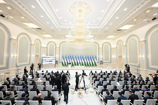 Мирзиёев назвал достижения агросектора и обозначил масштабные цели на 2026 год Президент Шавкат Мирзиёев по случаю Дня работников сельского хозяйства встретился в резиденции Куксарой с представителями отрасли отметив вклад дехкан фермеров агрономов механизаторов и специалистов водного хозяйства в обеспечение продовольственной безопасности страны English O zbek tilida Ўзбек тилида На русском iOS Android