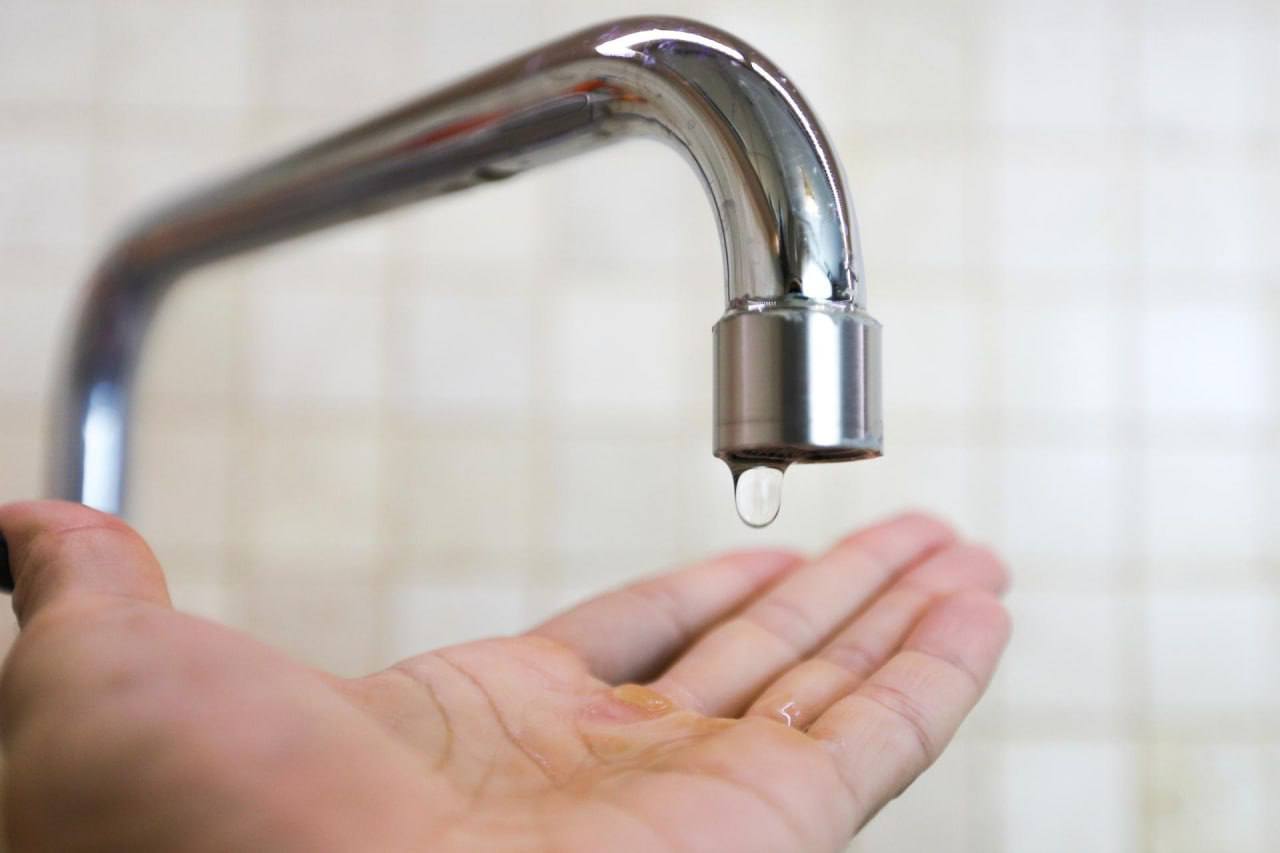 Сегодня в Бердянске запланировано отключение воды для проведения работ: 1. Врезка к новой канализационной станции №8. Подключат новый участок магистрального канализационного коллектора длиной 1,6 км, который строился с прошлого года. 2. Ремонт на скорых фильтрах в цеху водоснабжения. 3. Замена аварийного участка водовода «Прилив» длиной 220 метров. Это поможет улучшить водоснабжение в микрорайонах АКЗ, РТС и Ламповый. Срочно Бердянск‼ Наш бот