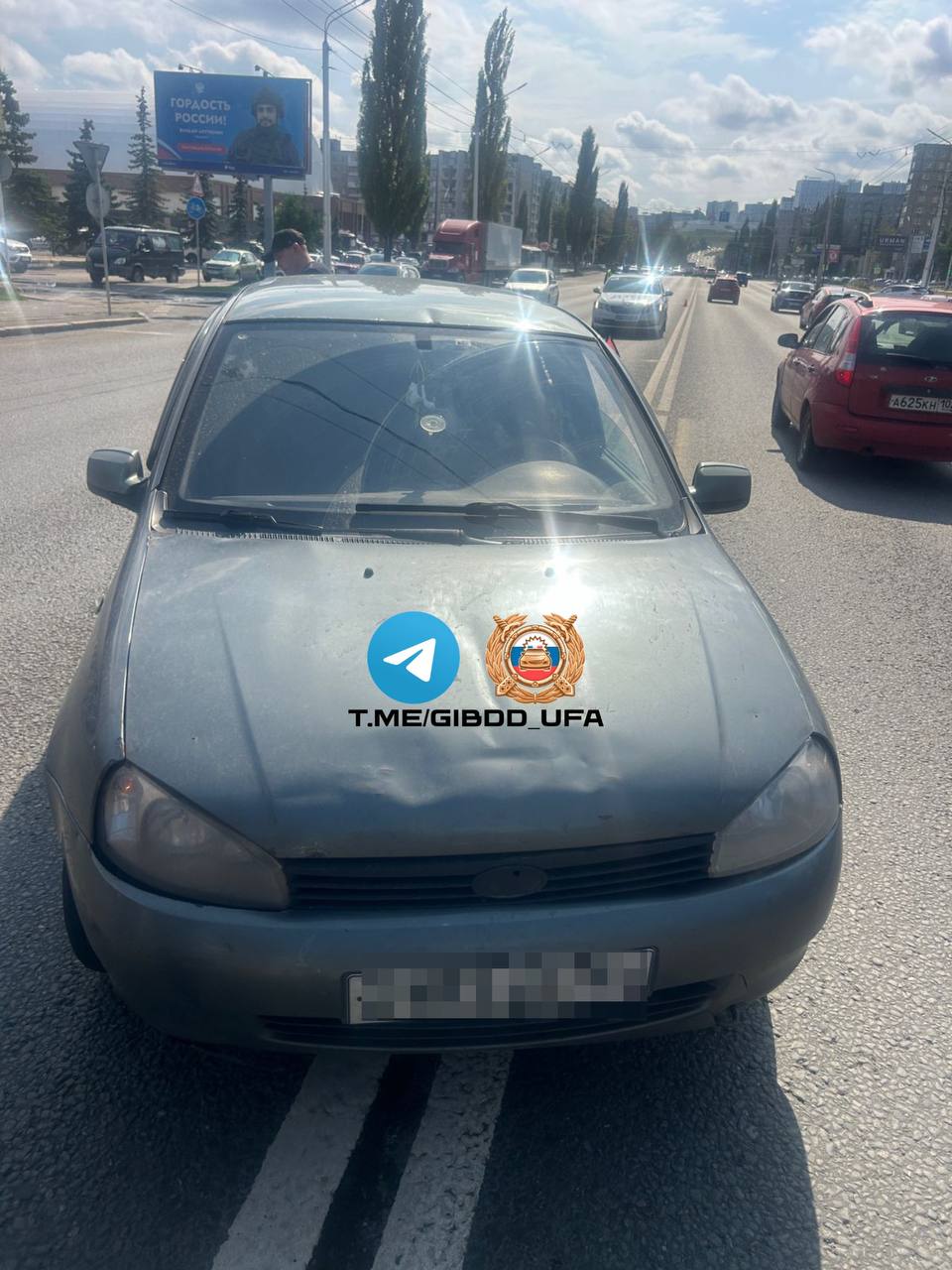 Информация о дорожно-транспортных происшествиях за минувшие выходные дни   9 августа, в 4 часу дня, в Октябрьском районе города Уфы, напротив д. 10 по ул. Маршала Жукова, водитель 1988 года рождения, управляя автомобилем «Лада Калина», следуя по ул. Маршала Жукова со стороны ул. Баязита Бикбая в сторону Академика Королева, допустил наезд на велосипедиста, который пересекал проезжую часть по регулируемому пешеходному переходу по ходу движения автомобиля.   В результате дорожной аварии — 12 летний велосипедист доставлен в медицинское учреждение, после оказания помощи отпущен.   ‍ По факту ДТП начато административное расследование.