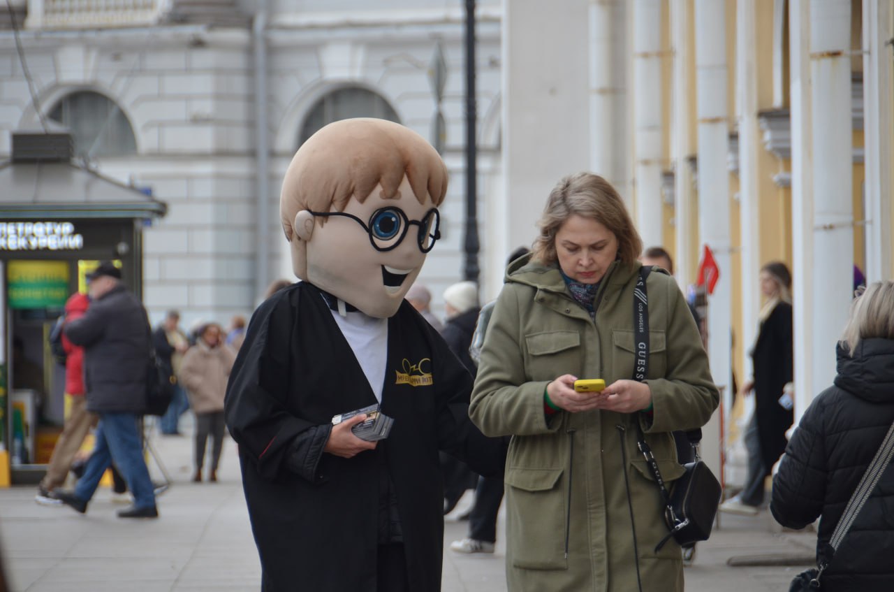 ФНС вправе начислить налоги за регулярные переводы на карту как этого избежать Федеральная налоговая служба усилила контроль над денежными переводами приходящими на счета физических лиц в банках Если на вашу карту систематически поступают средства похожие на доходы это может вызвать проверку и дополнительные фискальные требования Эксперты пояснили ФедералПресс каким образом россияне смогут это предотвратить Подробнее