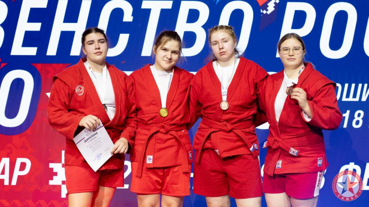 Владимирская самбистка Милова завоевала бронзу Первенства страны   newsvladimir ru fn 1796502 html В Краснодаре проходит первенство страны по самбо среди юниоров Представительница Владимирской области самбистка Варвара Милова добавила ещё одну медаль в копилку наград нашего региона   Прислать новость Подписаться   Мы в MAX