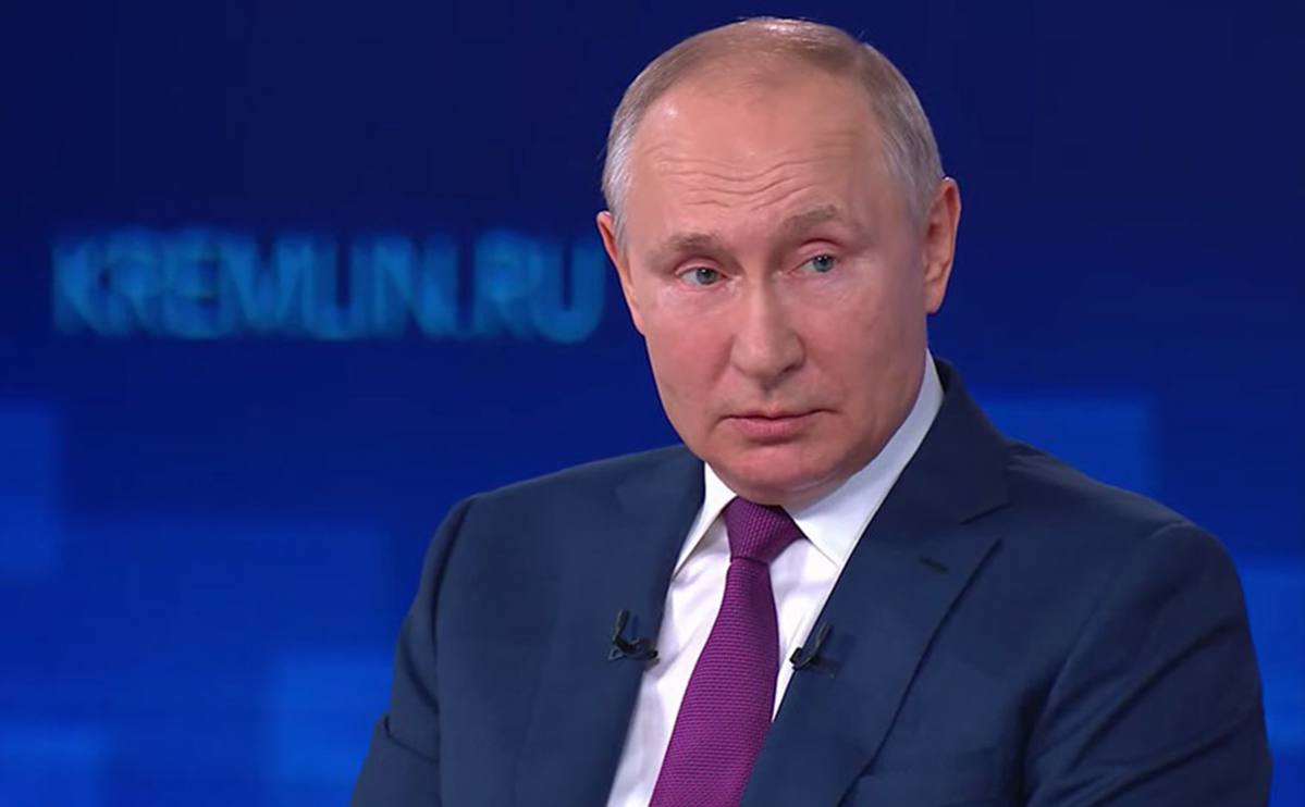 Путин: РФ проводит масштабную программу помощи африканским странам в борьбе с эпидемиями Президент России Владимир Путин в приветственном обращении к участникам первых Российско-Африканских международных учений команд быстрого реагирования на чрезвычайные санитарно-эпидемиологические ситуации заявил, что РФ реализует масштабную программу помощи африканским странам в борьбе с эпидемиями, включая те, которые имеют пандемический потенциал. «За неполные два года в рамках этой программы уже подготовлено более 150 африканских специалистов, проводятся совместные исследования по изучению десятков опасных инфекций, в страны Африки поставлены шесть мобильных лабораторий», — заявил Путин. Также президент отметил, что РФ придает большое значение развитию международного сотрудничества по противодействию угрозе опасных инфекционных заболеваний, и важными партнерами в этой сфере для России являются африканские государства. «Уверен, что учения будут весьма полезны для всех участвующих в них служб, позволят повысить их готовность к защите здоровья и благополучия людей», — подытожил президент РФ. Африканская инициатива Подписаться