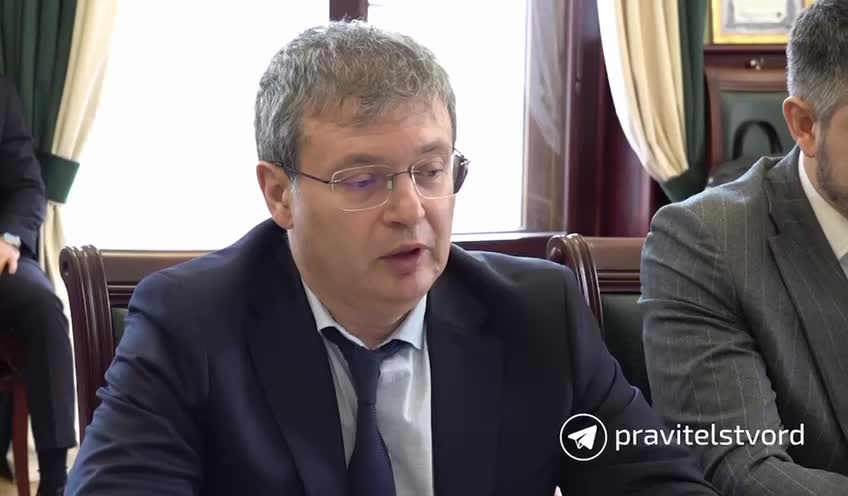 Кадыров и Мажонц обсуждают проблемы электроснабжения в Чечне и Махачкале