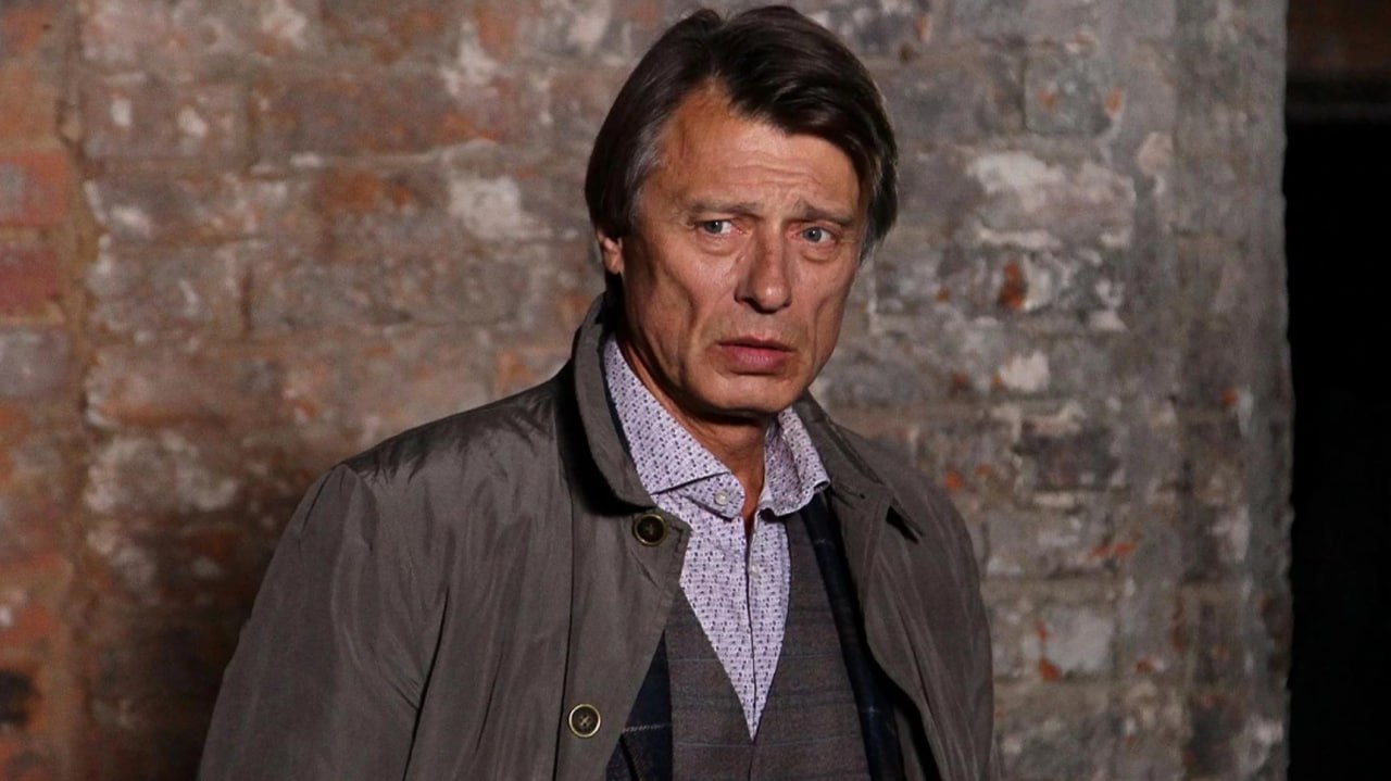 Скончался актёр сериала Молодёжка Анатолий Лобоцкий Ему было 66 лет Народный артист РФ прославился благодаря ролям в фильме Зависть богов Калашников SHOT в MAX   max ru shot