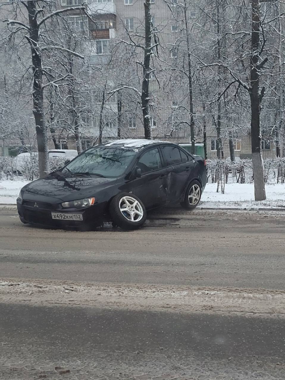 Смертельная авария в Дзержинске на проспекте Циолковского   Там столкнулись сразу три автомобиля. По предварительным данным, в аварии погибли два человека.   Жуткое видео с ДТП в нашем телеграмм-канале   Автомобильный Нижний