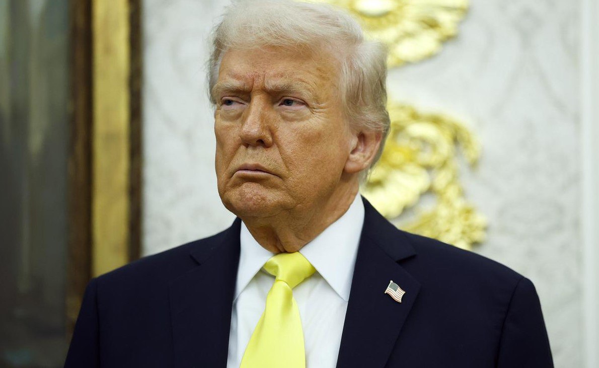 Трамп Не вижу необходимости похищать Путина как Мадуро Президент США Дональд Трамп заявил что не считает нужным применять к российскому лидеру тот же сценарий что и с президентом Венесуэлы Отвечая на вопрос журналистов он сказал Я не думаю что в этом будет необходимость У меня всегда были с ним хорошие отношения Комментируя переговоры по урегулированию конфликта на Украине Трамп выразил уверенность в итоге мы его урегулируем добавив что Жаль что мы не смогли сделать это быстрее   Контекст операция в Венесуэле и суд над Мадуро Эти заявления прозвучали на фоне недавней военной операции США в Венесуэле 3 января американские войска нанесли удары по Каракасу и захватили президента Николаса Мадуро вместе с его женой Силией Флорес 5 января федеральный суд в Нью Йорке предъявил им обвинения в наркотерроризме Оба свою вину не признали Следующее заседание назначено на 17 марта Навигация по каналам  Акции  Облигации  Китай  Трейдинг  Новости  Клуб